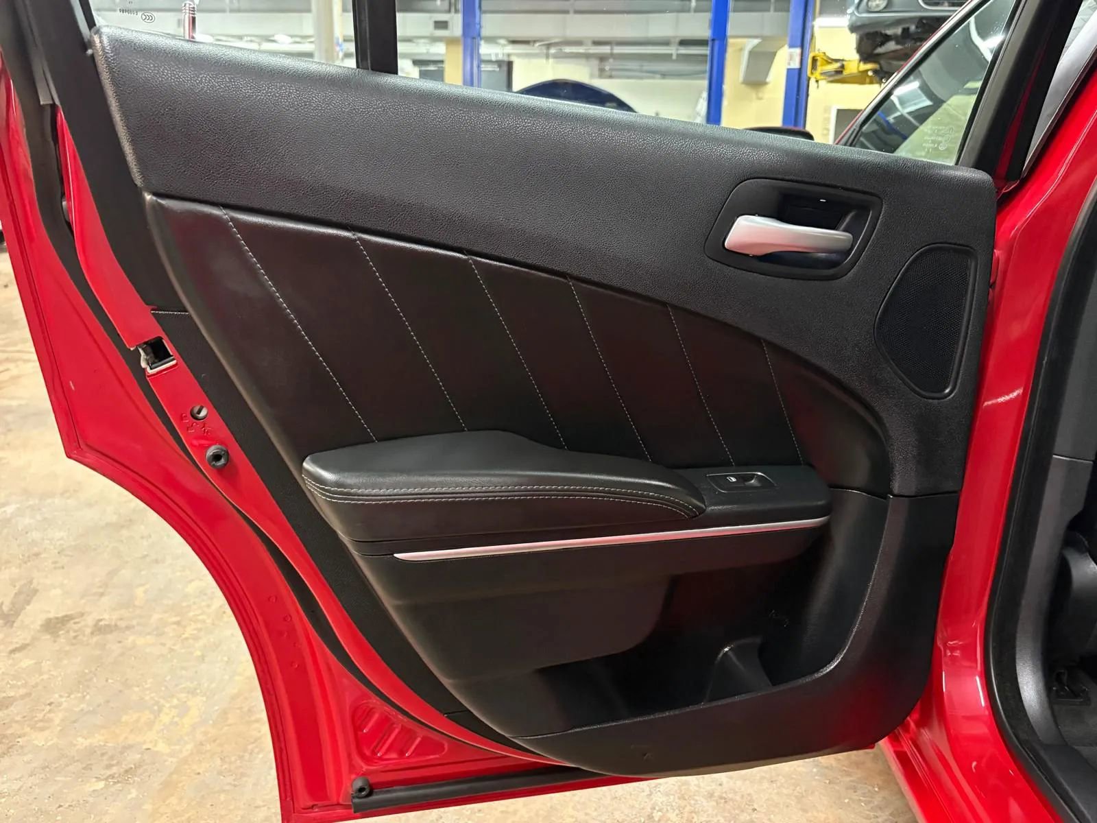 Used 2015 Dodge Charger R/T w/ Plus Group image 28