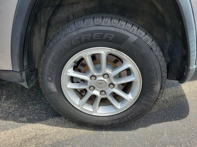 Used 2018 Jeep Grand Cherokee Laredo RWD image 25