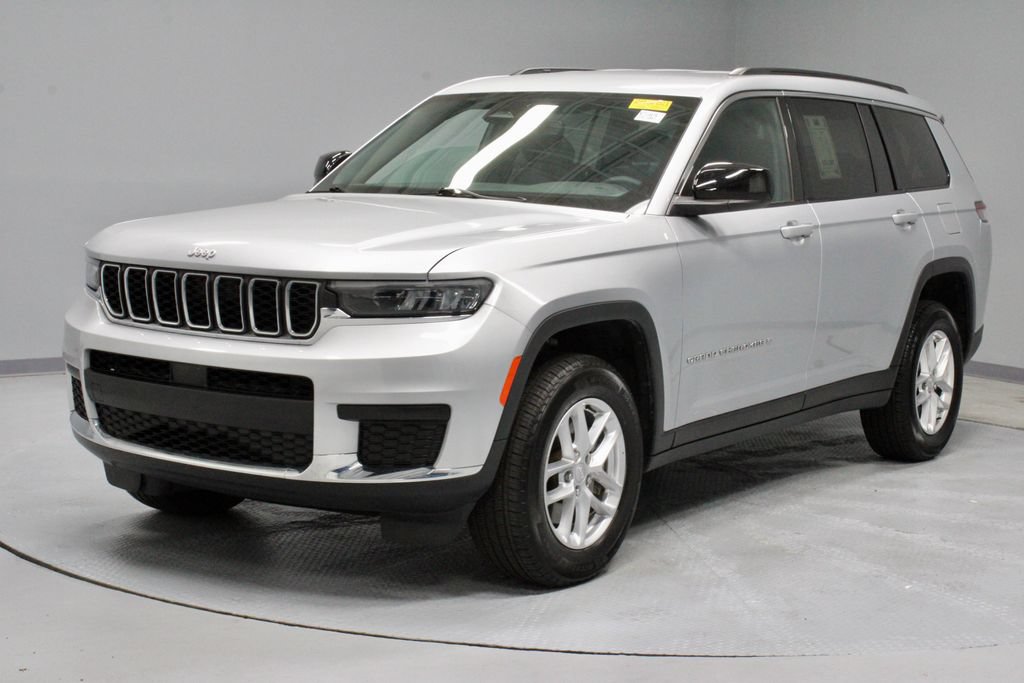 Used 2024 Jeep Grand Cherokee L Laredo AWD/4WD image 6