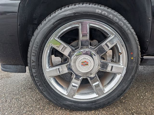Used 2013 Cadillac Escalade Luxury image 29