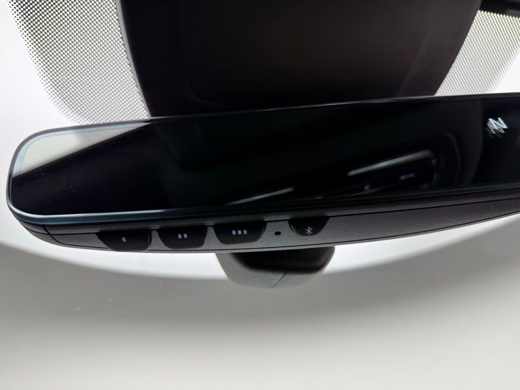 Used 2024 Volkswagen Golf R image 40