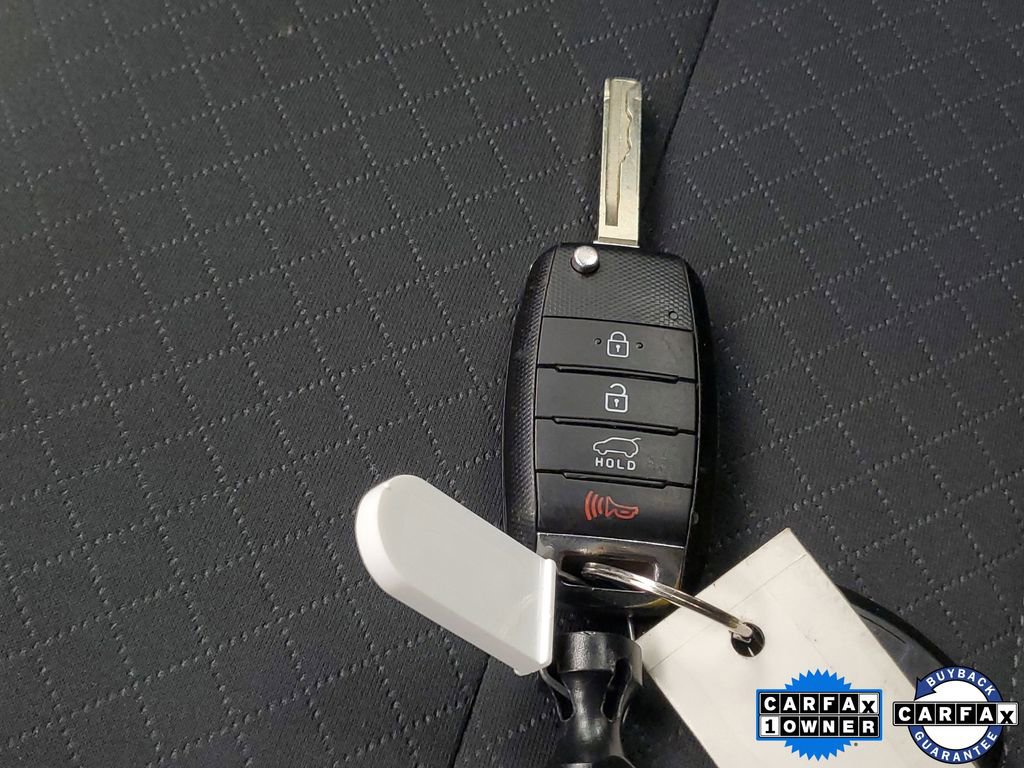 Used 2020 Kia Sorento LX image 26