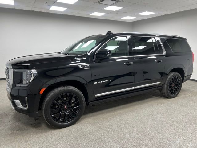 Used 2022 GMC Yukon XL Denali AWD/4WD image 6