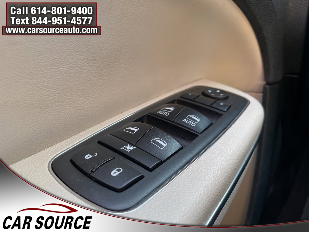 Used 2017 Chrysler 300 C w/ Safetytec Plus Group image 14