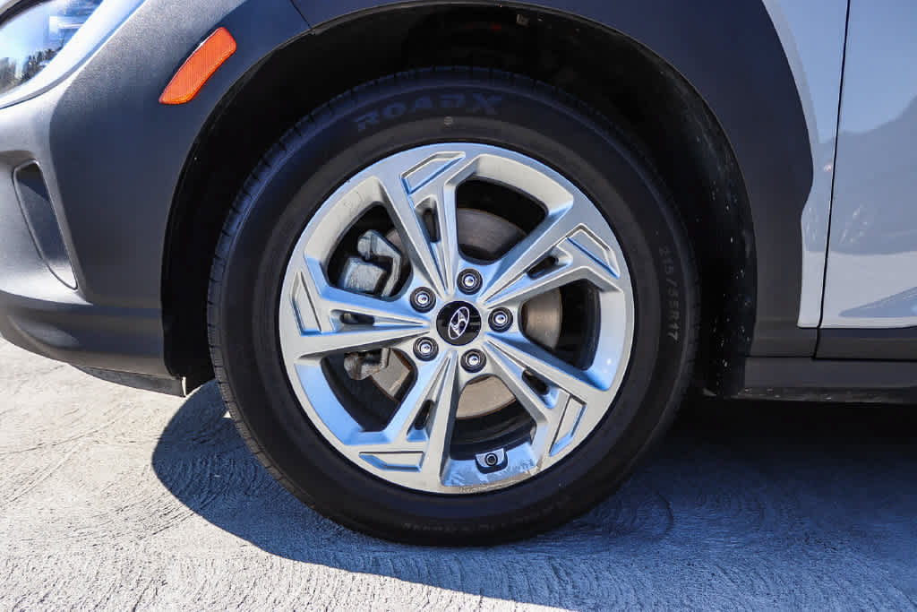 Used 2023 Hyundai Kona SEL AWD/4WD image 11