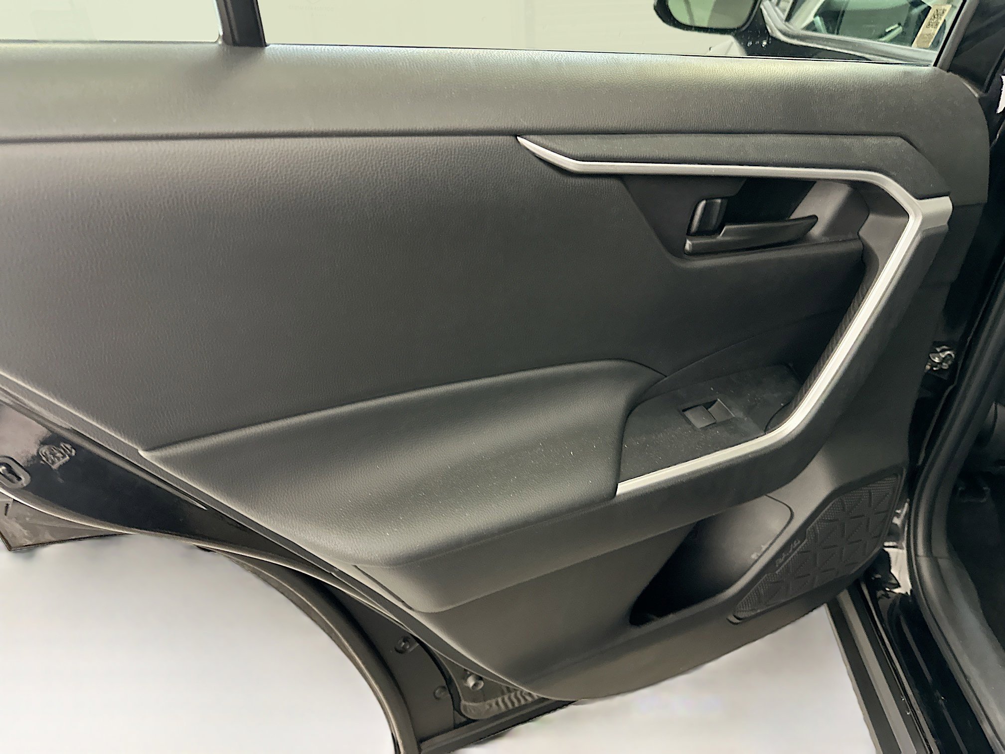 Used 2024 Toyota RAV4 LE image 27