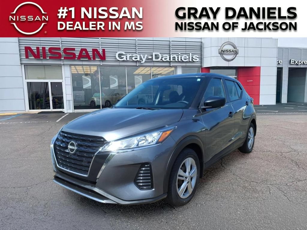 Used 2022 Nissan Kicks S FWD image 3