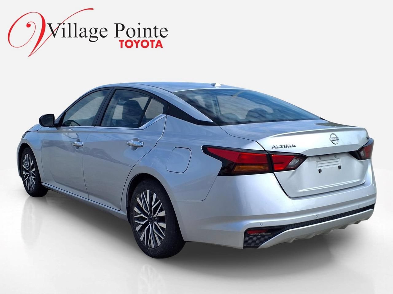 Used 2024 Nissan Altima 2.5 SV FWD image 3