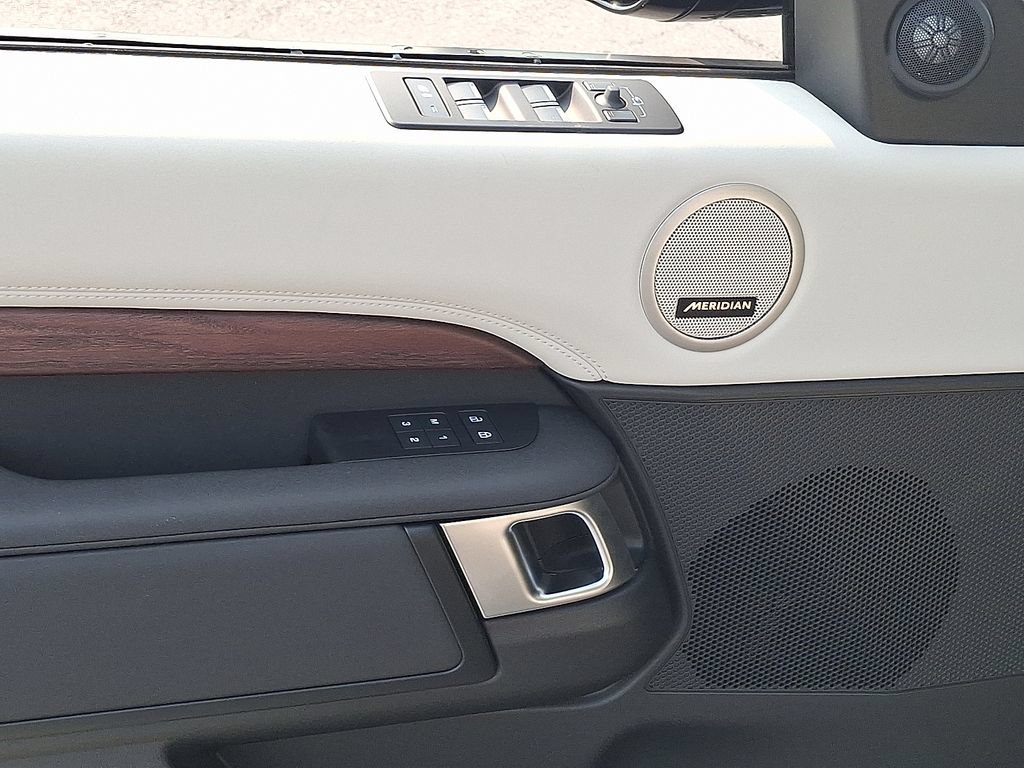 Certified 2026 Land Rover Discovery S AWD/4WD image 12