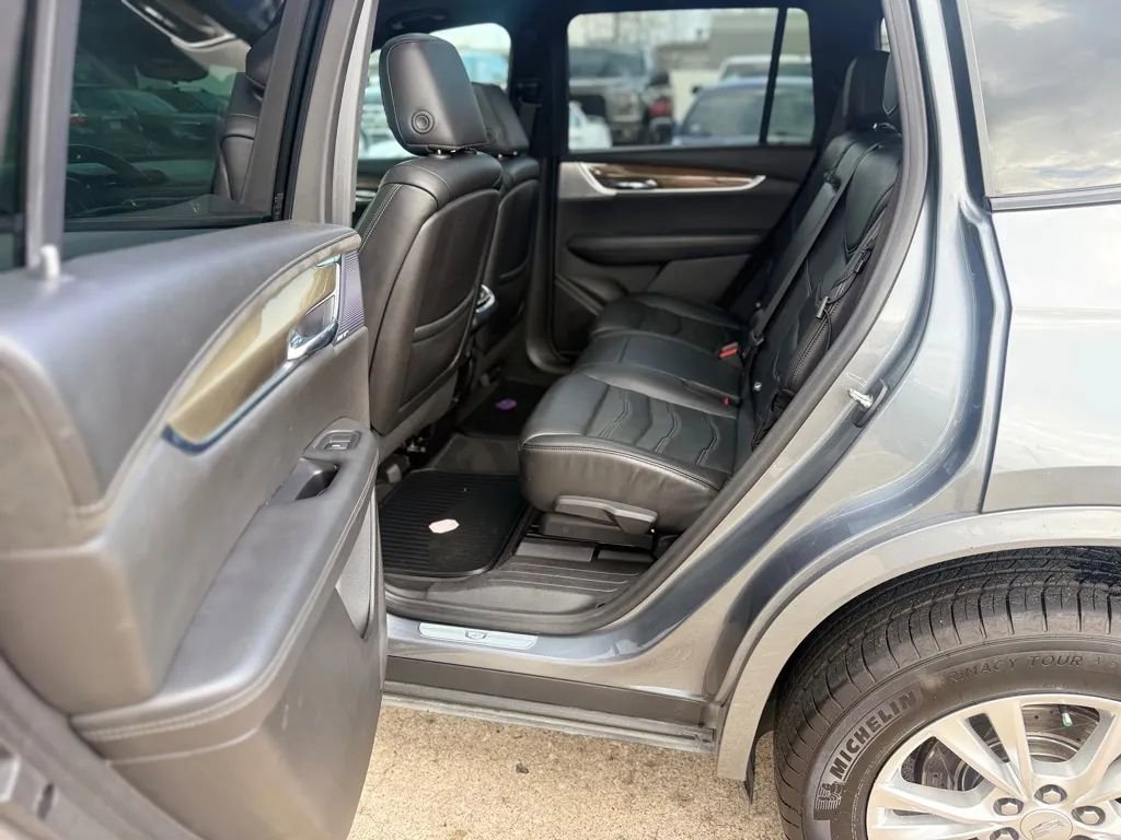 Used 2020 Cadillac XT6 Sport w/ Platinum Package AWD/4WD image 7
