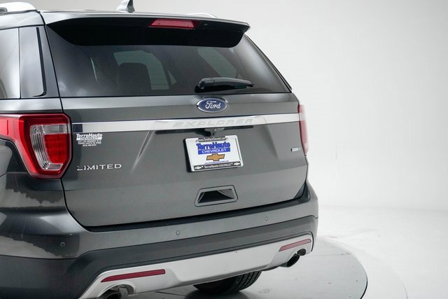 Used 2017 Ford Explorer Limited w/ Equipment Group 301A image 4