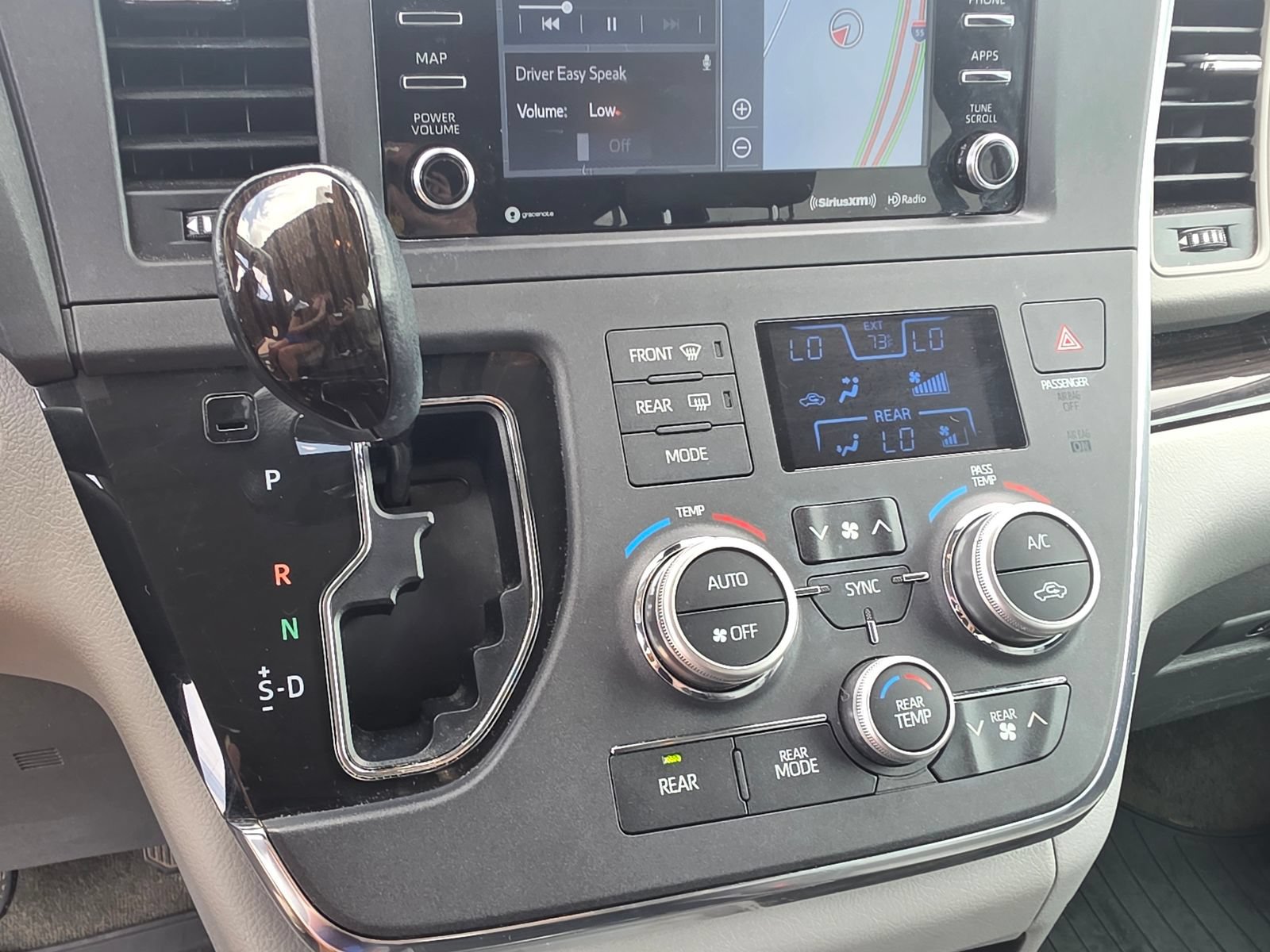 Used 2018 Toyota Sienna XLE w/ XLE Navigation Package FWD image 16