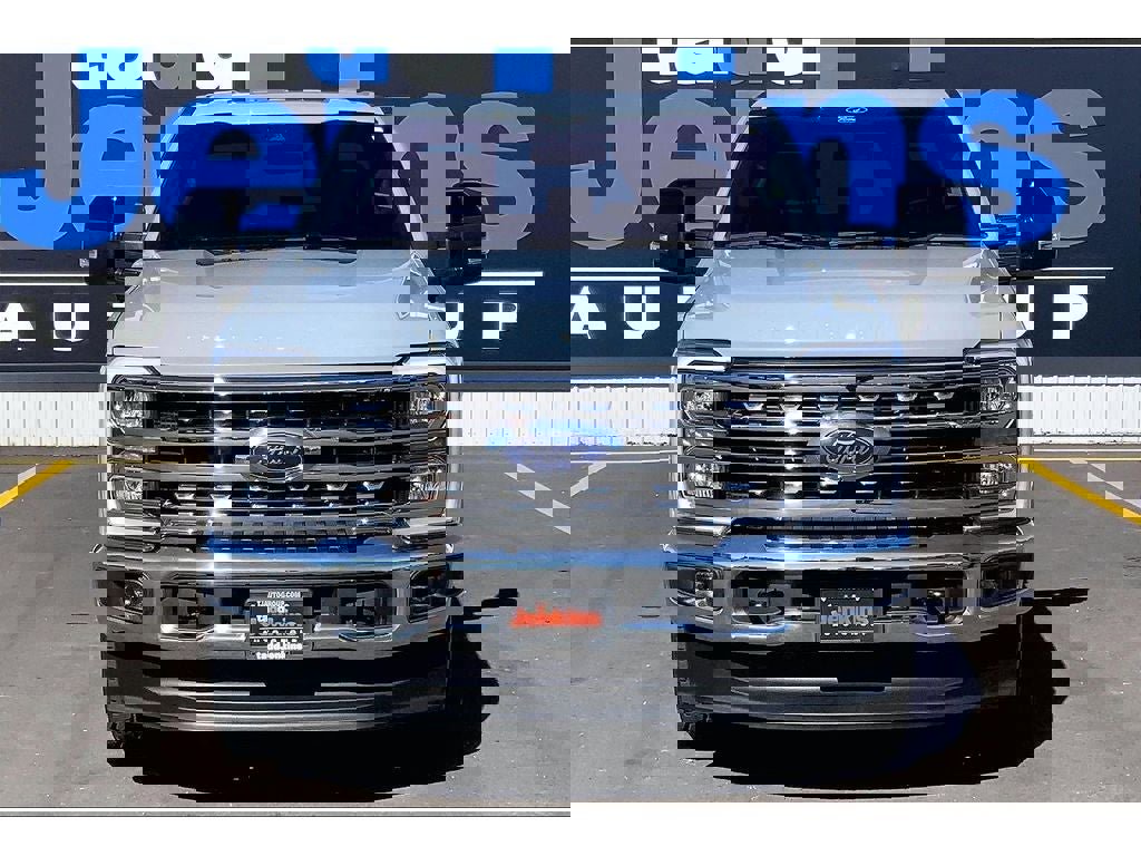 Used 2025 Ford F350 Lariat w/ FX4 Off-Road Package image 3
