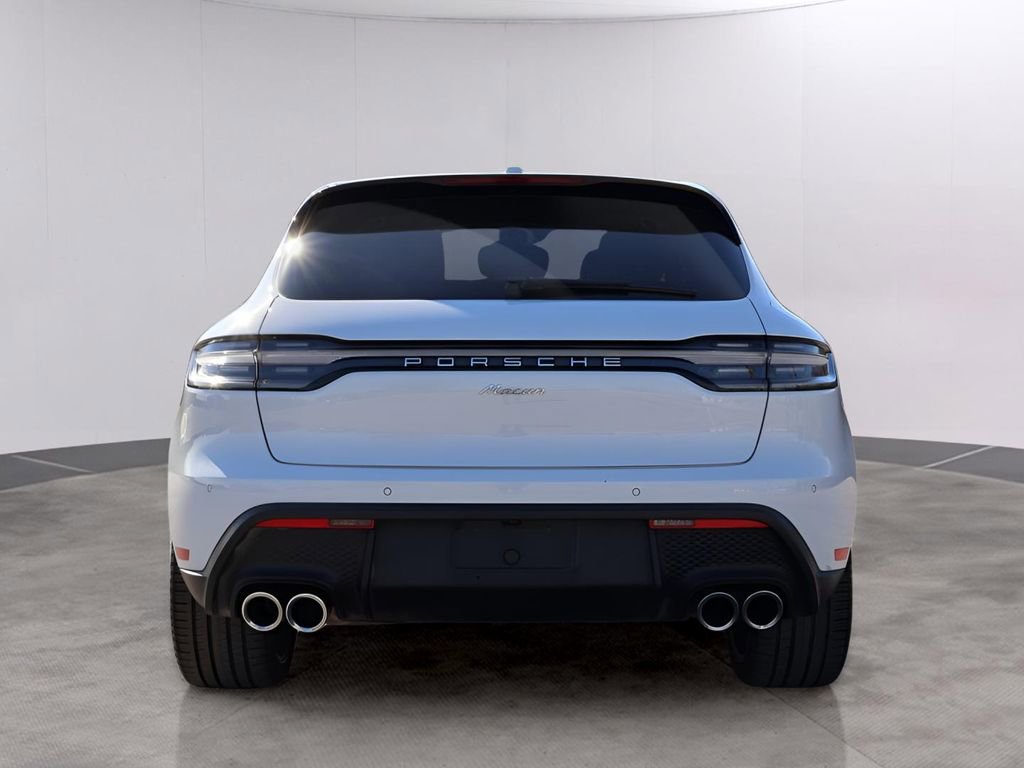 Certified 2024 Porsche Macan image 7