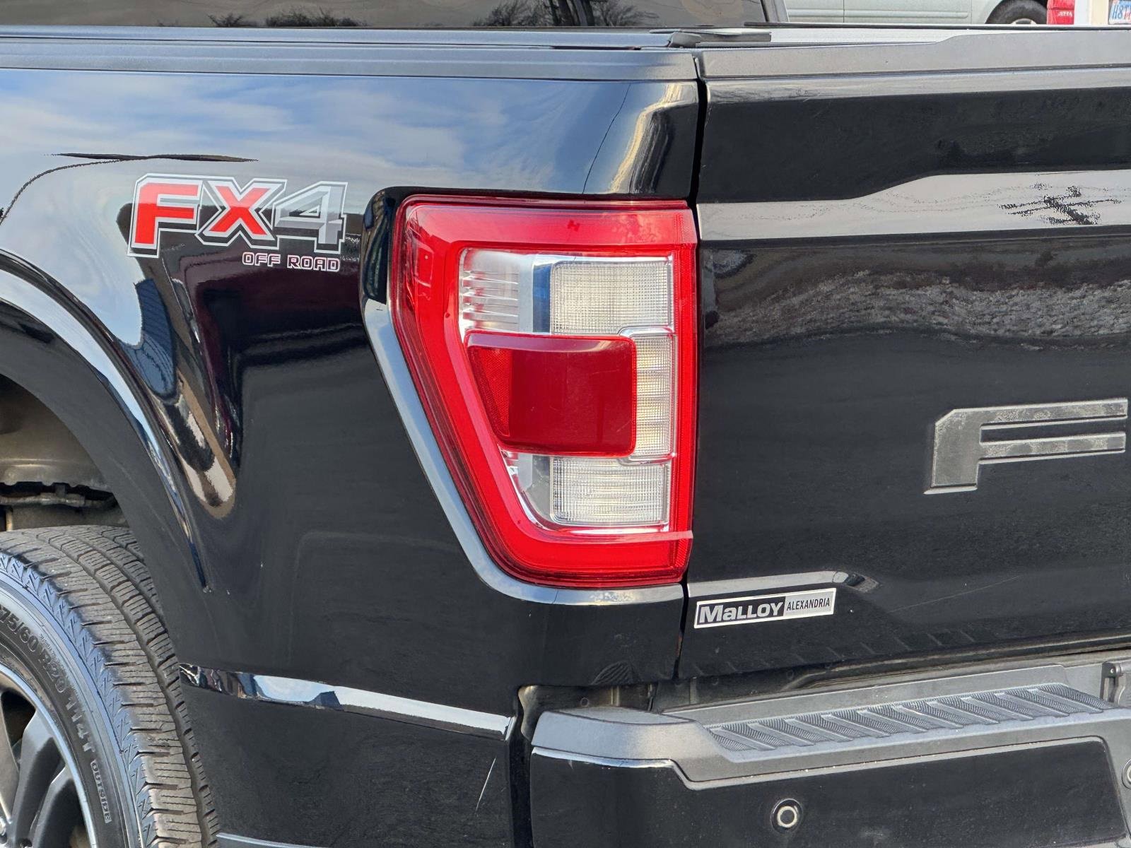 Used 2022 Ford F150 Lariat w/ Max Trailer Tow Package image 7