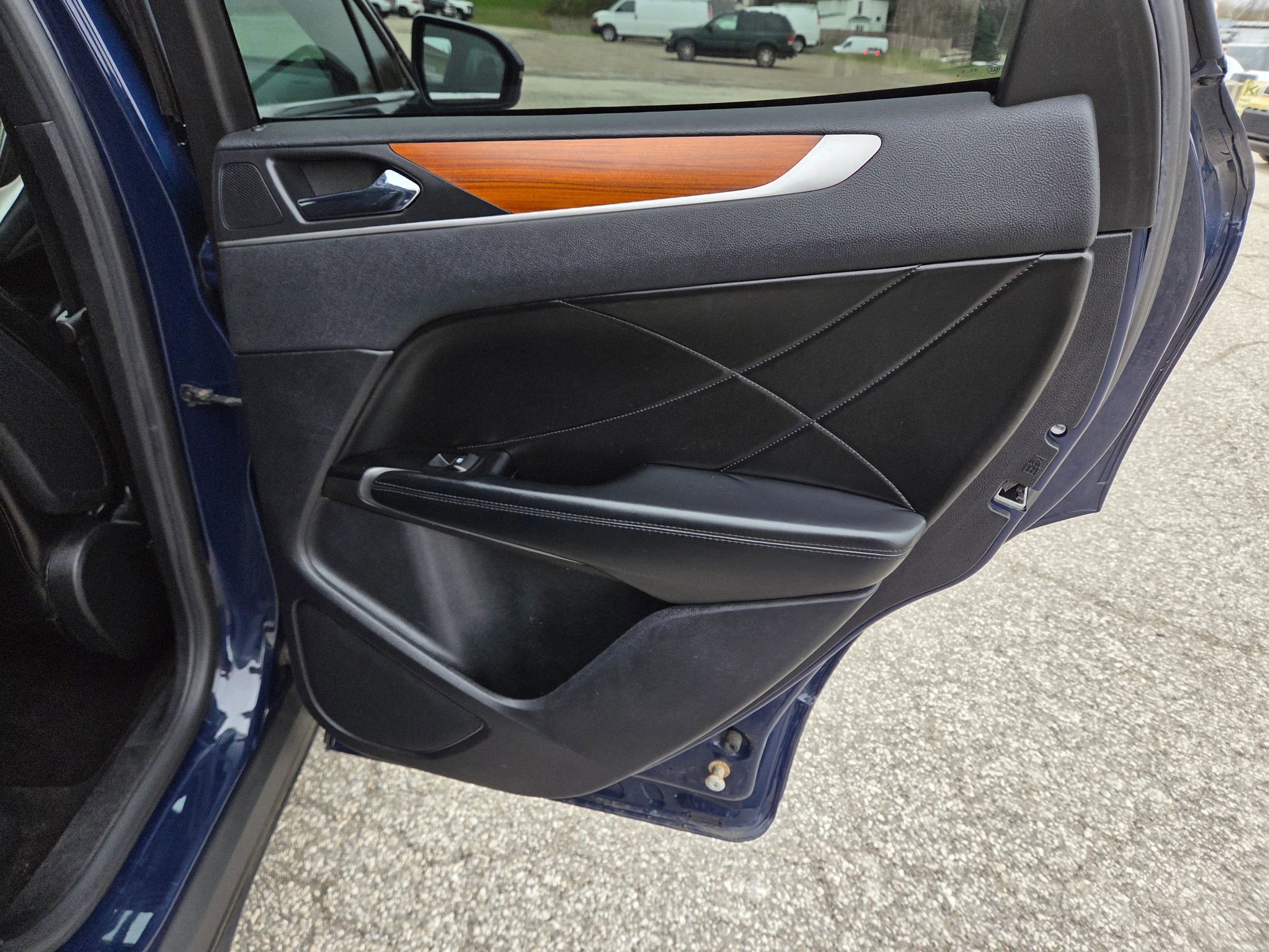 Used 2019 Lincoln MKC Reserve w/ MKC Climate Package image 23