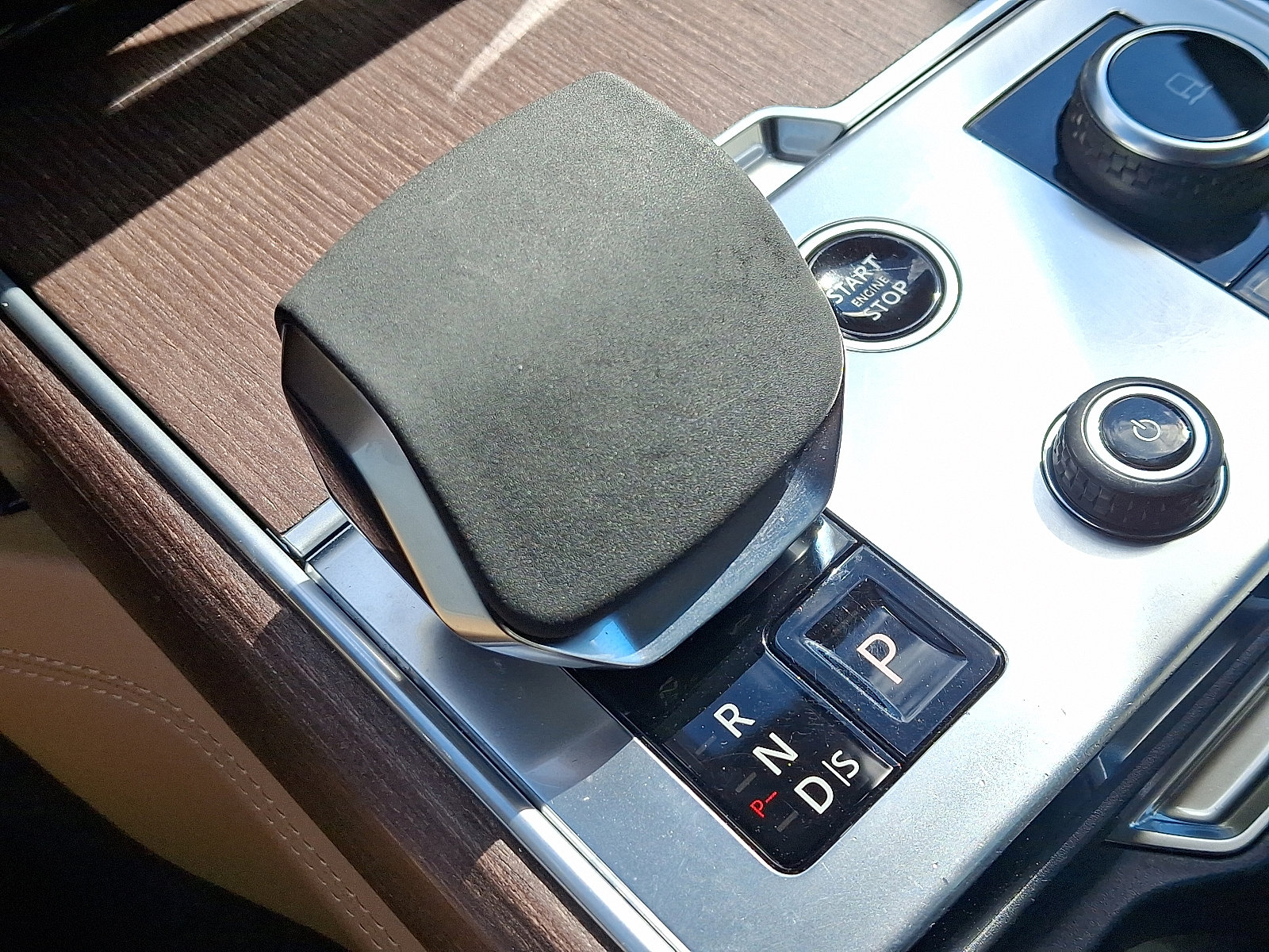 Used 2023 Land Rover Range Rover SE image 16