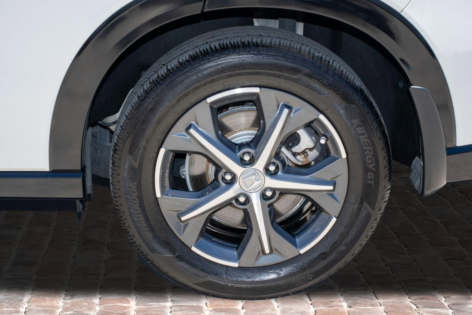 Certified 2024 Honda HR-V EX-L image 41