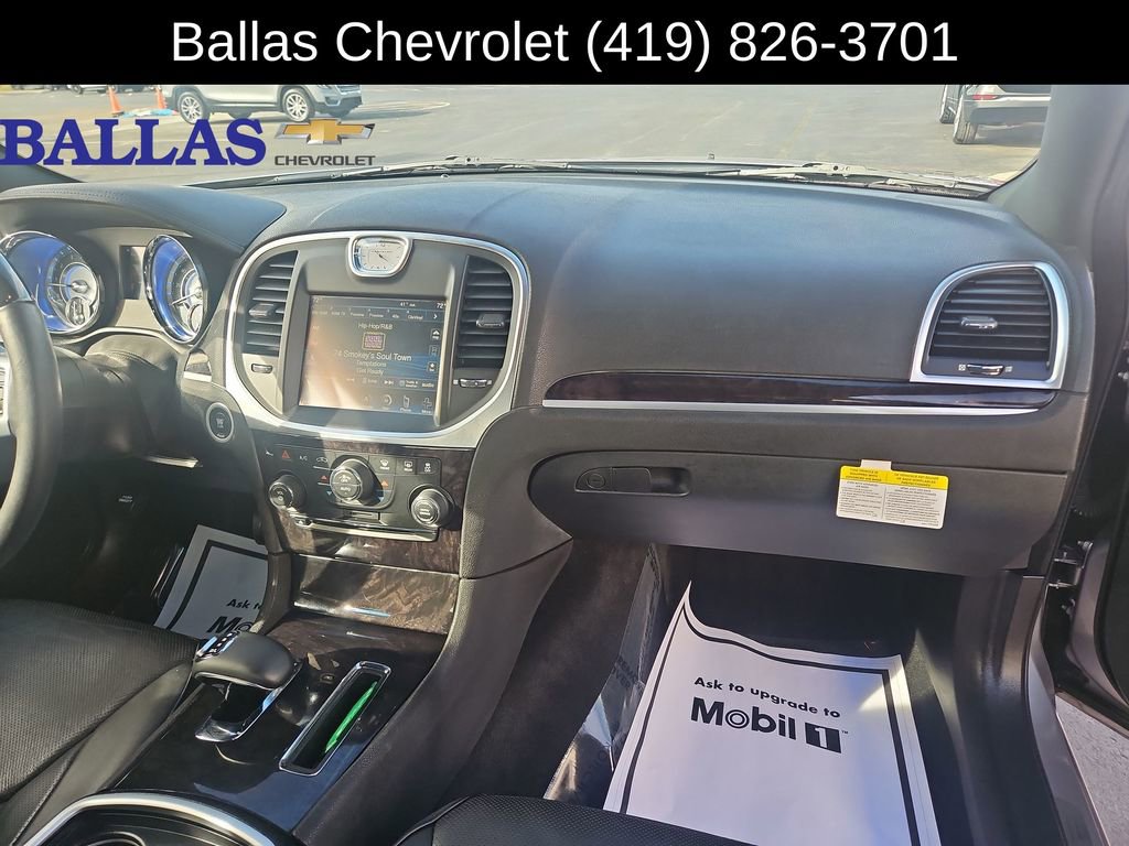 Used 2014 Chrysler 300 C w/ Light Group image 29