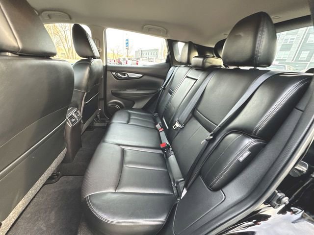 Used 2022 Nissan Rogue Sport SL image 24