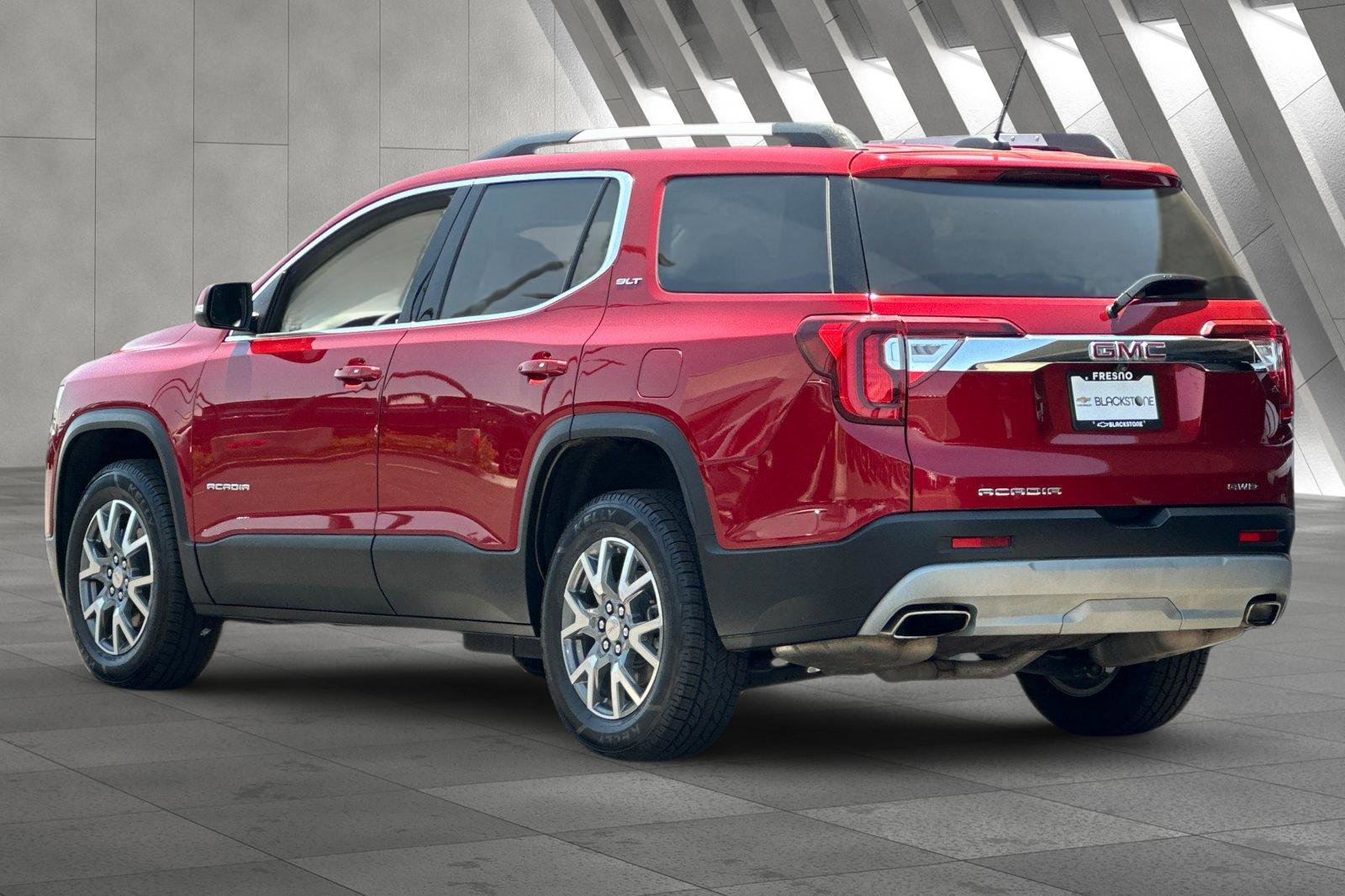 Certified 2023 GMC Acadia SLT image 6