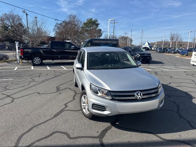 Used 2013 Volkswagen Tiguan S image 12