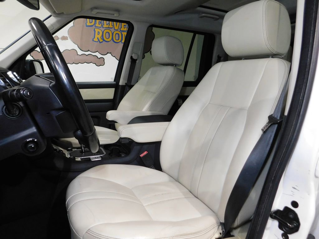 Used 2011 Land Rover LR4 HSE LUX AWD/4WD image 30