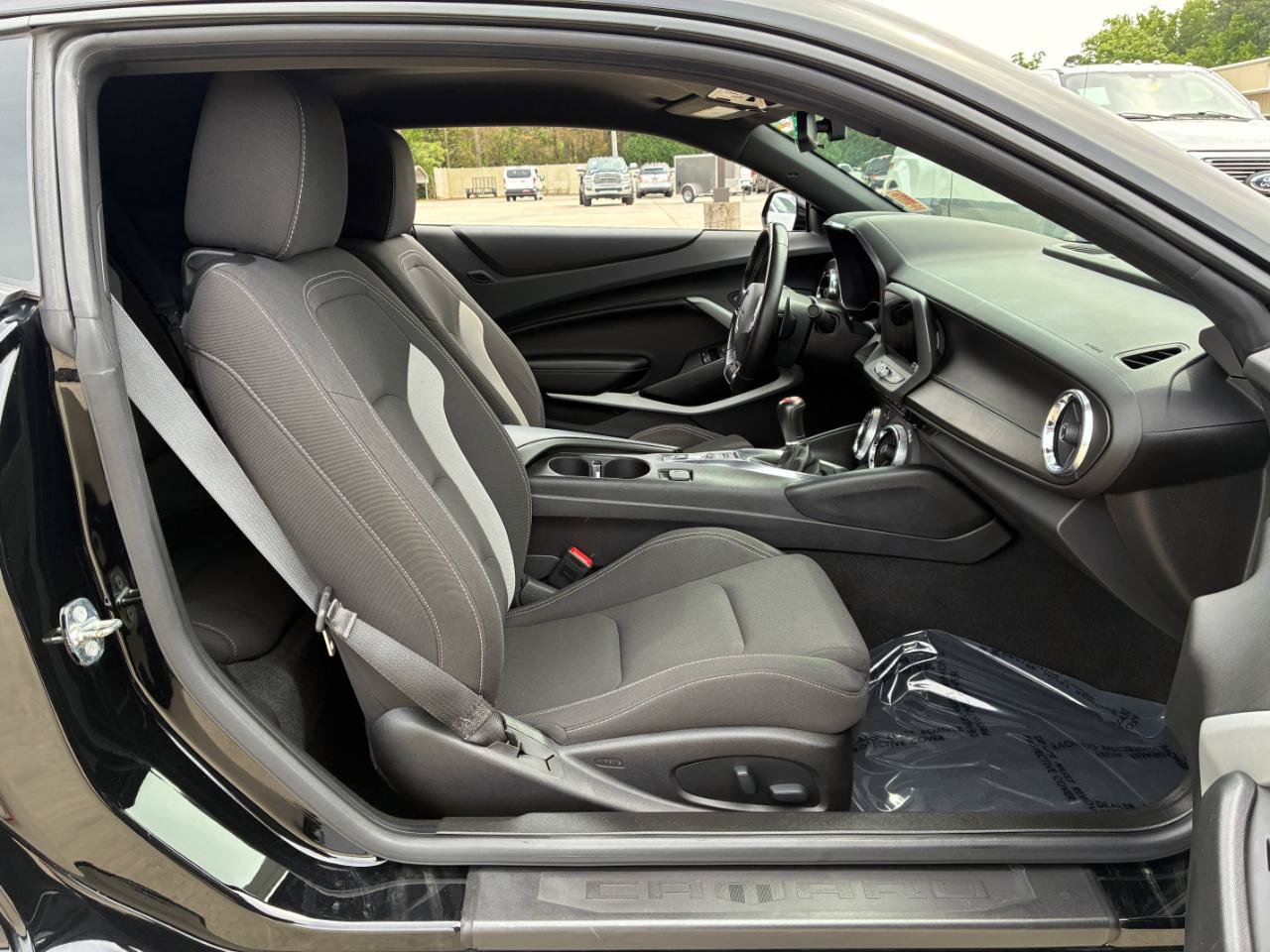 Used 2018 Chevrolet Camaro SS RWD image 15