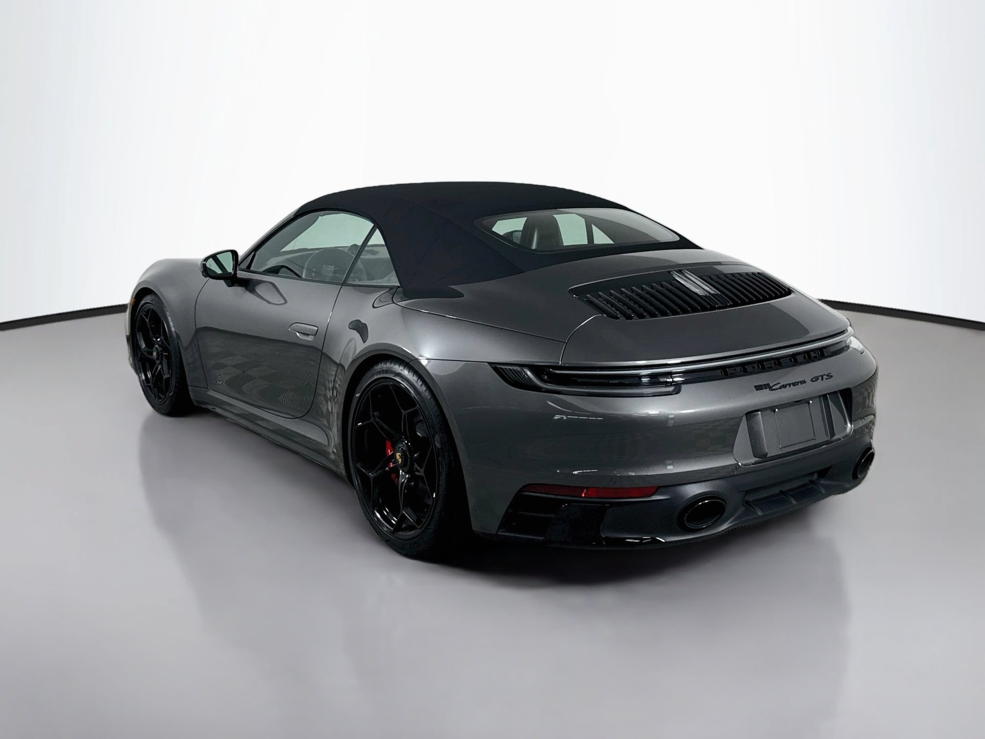 Certified 2024 Porsche 911 Carrera GTS RWD image 3