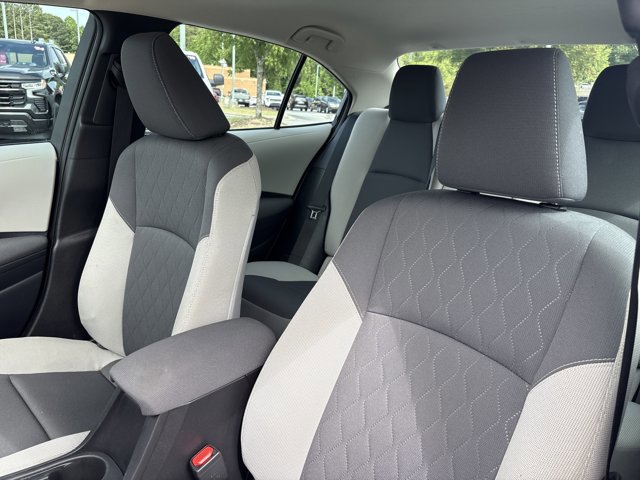 Used 2025 Toyota Corolla LE FWD image 16