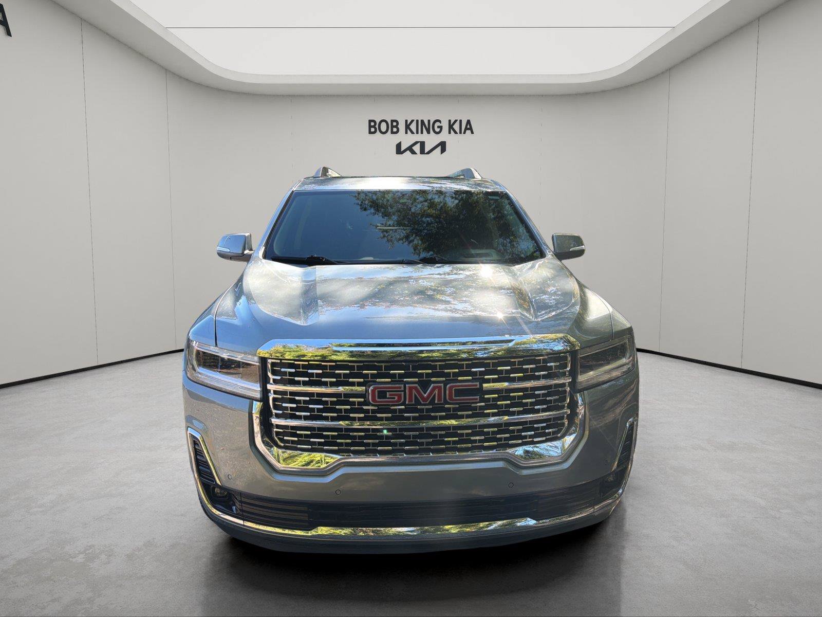Used 2023 GMC Acadia Denali w/ Trailering Package AWD/4WD image 8