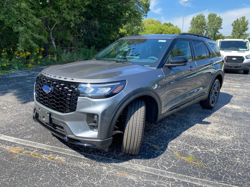 New 2026 Ford Explorer ST-Line w/ ST-Line Street Pack AWD/4WD image 9