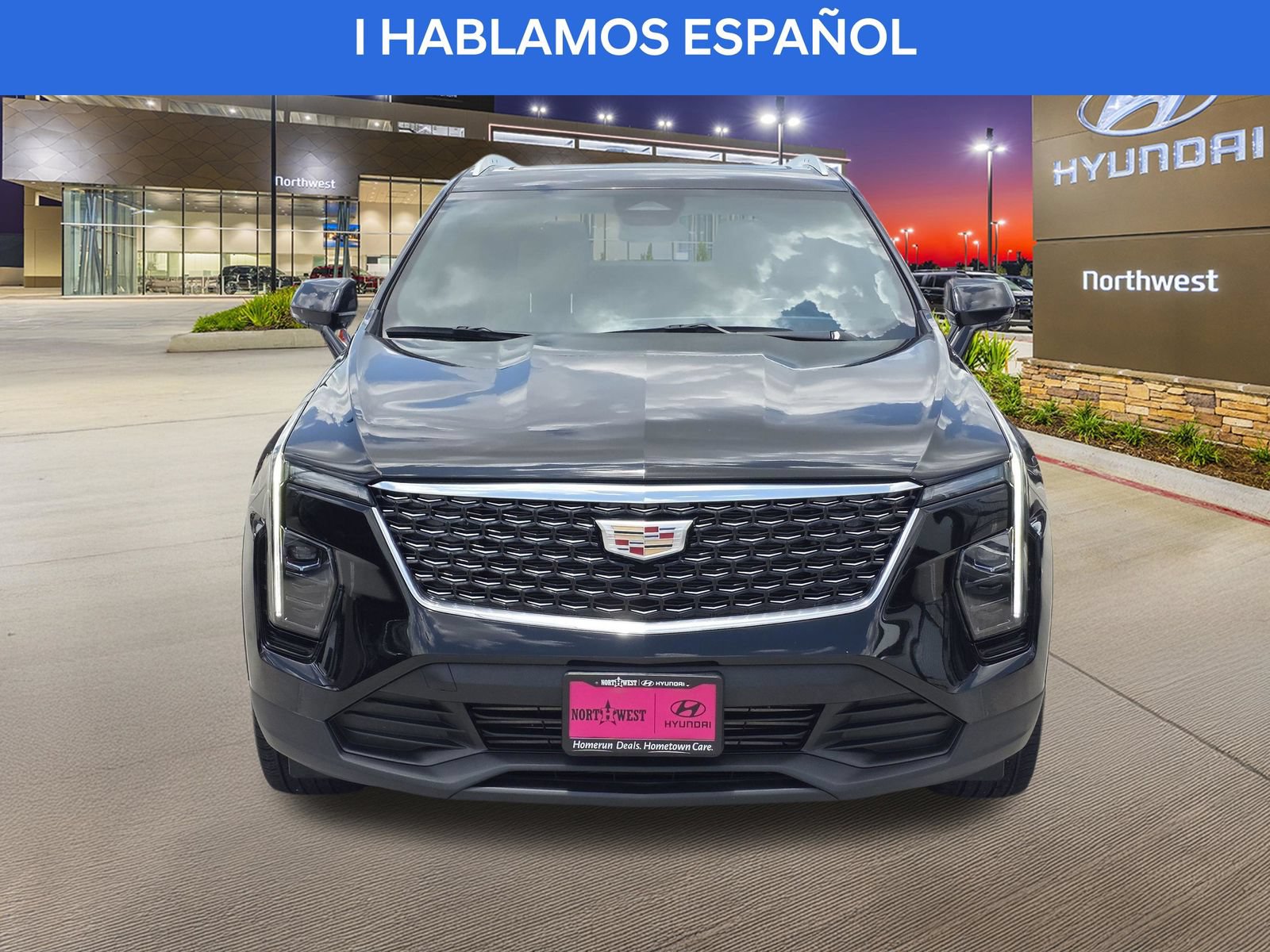 Used 2024 Cadillac XT4 Luxury w/ Cold Weather Package FWD image 5