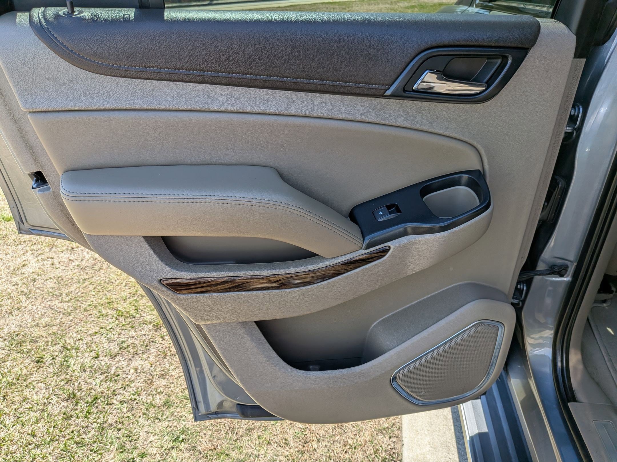 Used 2019 GMC Yukon SLT w/ Premium Edition image 28