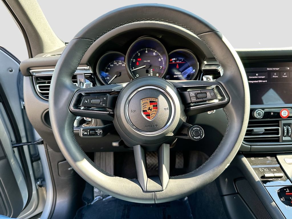 Certified 2026 Porsche Macan AWD/4WD image 12