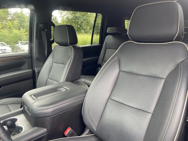 Used 2023 Chevrolet Suburban Premier AWD/4WD image 11