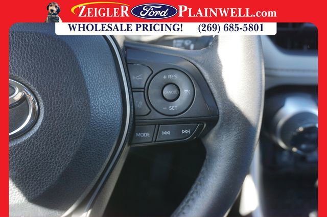 Used 2022 Toyota RAV4 XLE image 25