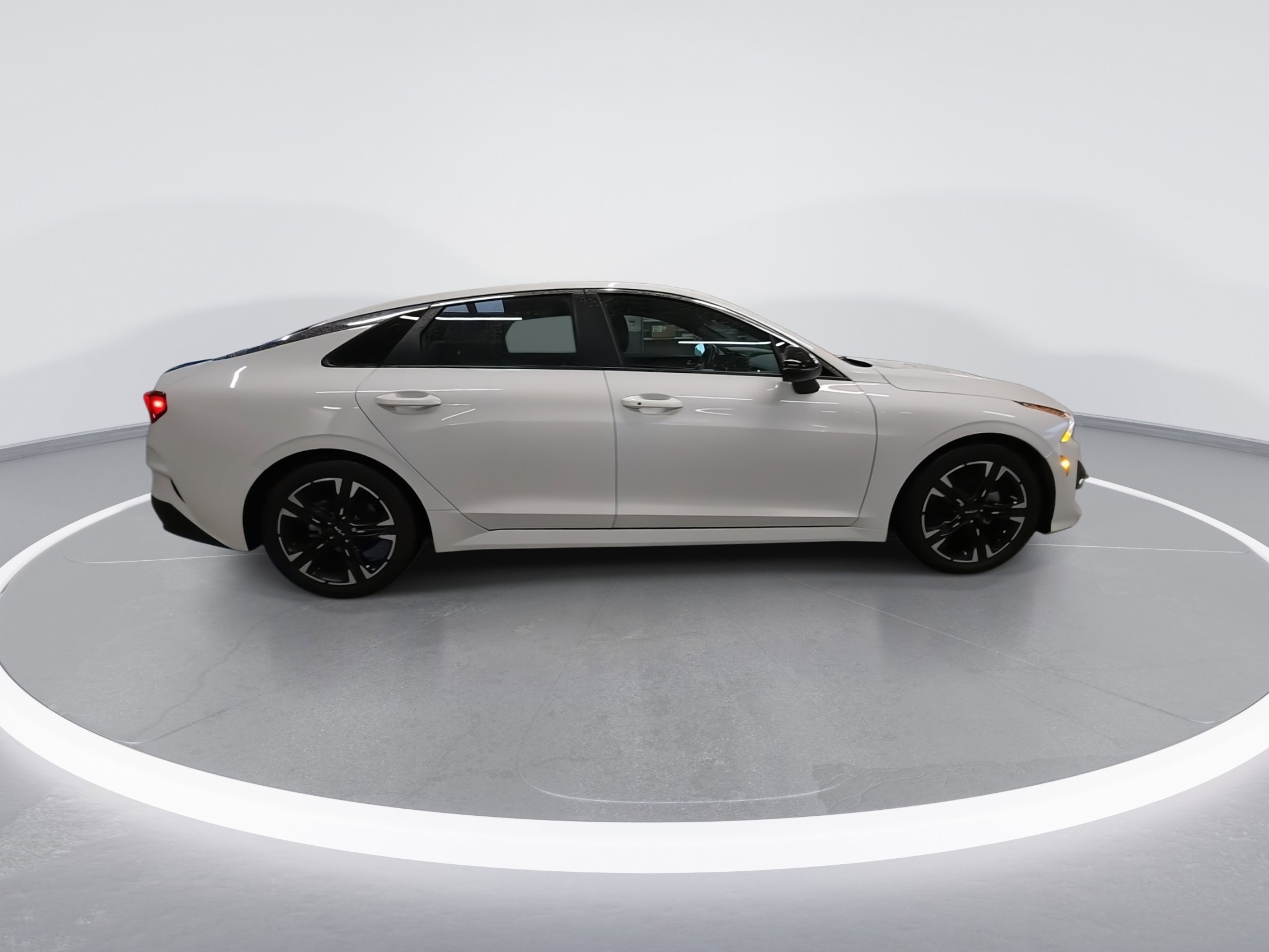 Used 2022 Kia K5 GT-Line image 9