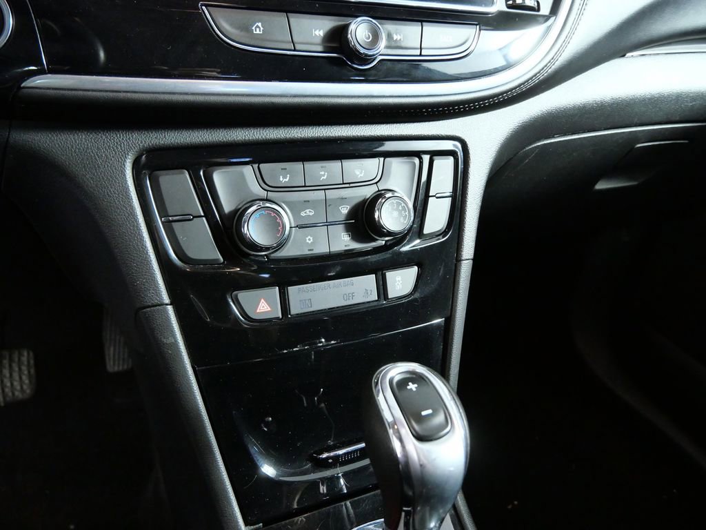 Used 2021 Buick Encore Preferred image 20