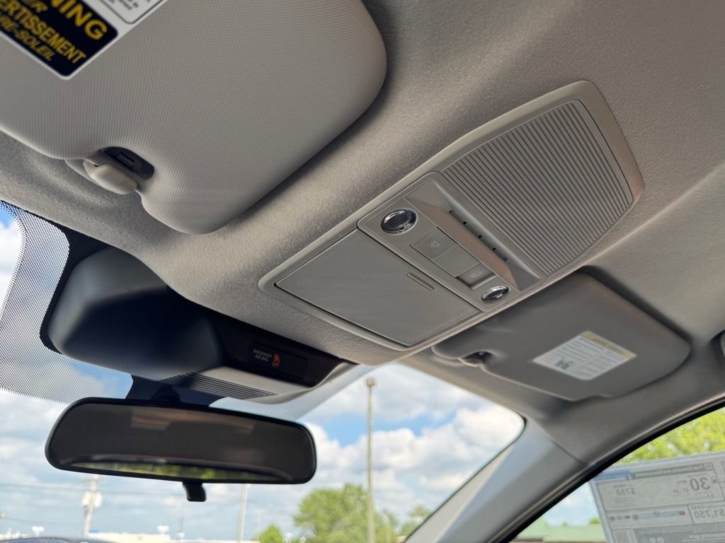 New 2025 Nissan Kicks SR image 25