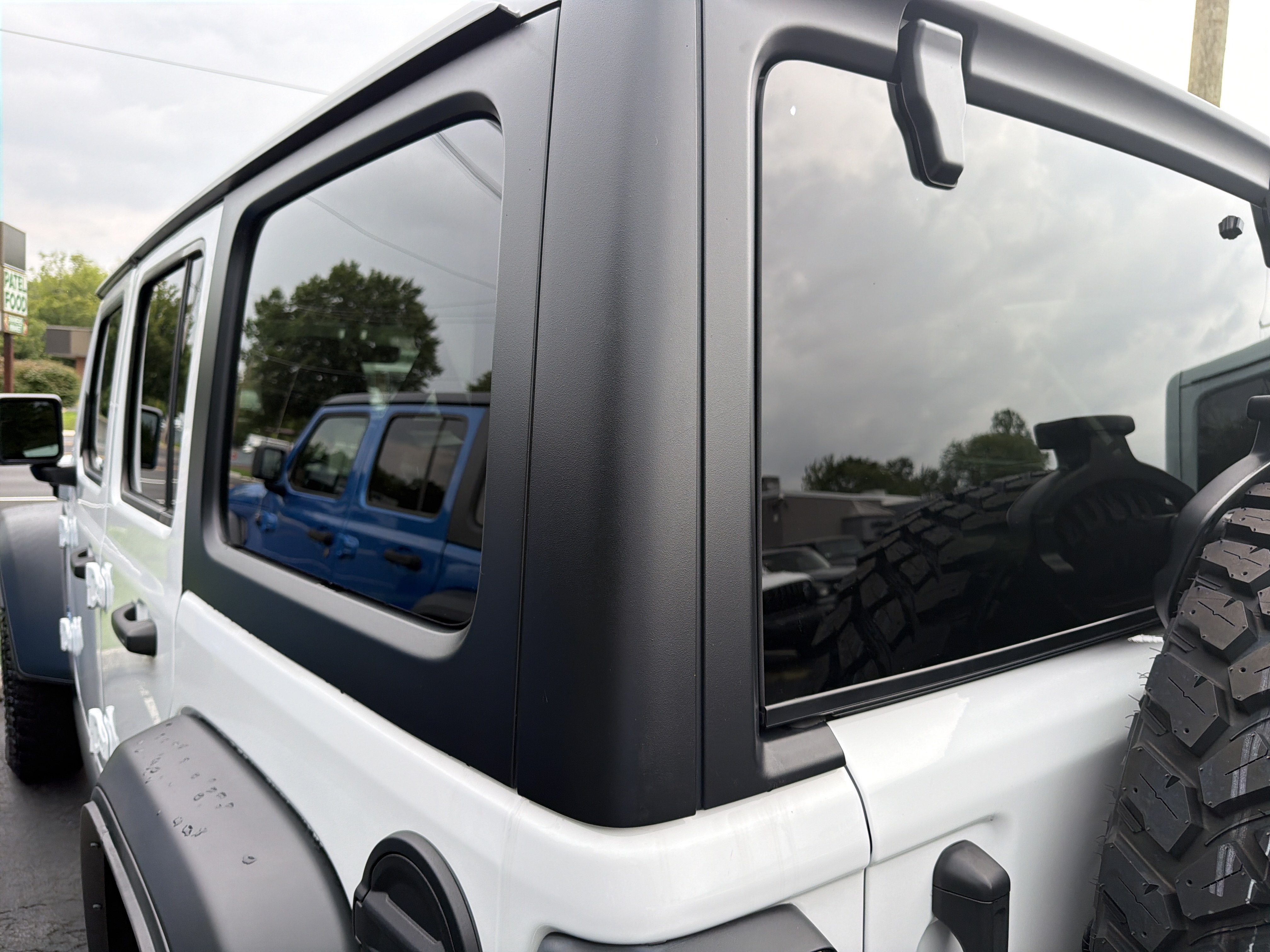 Certified 2023 Jeep Wrangler Unlimited w/ Cold Weather Group AWD/4WD image 12