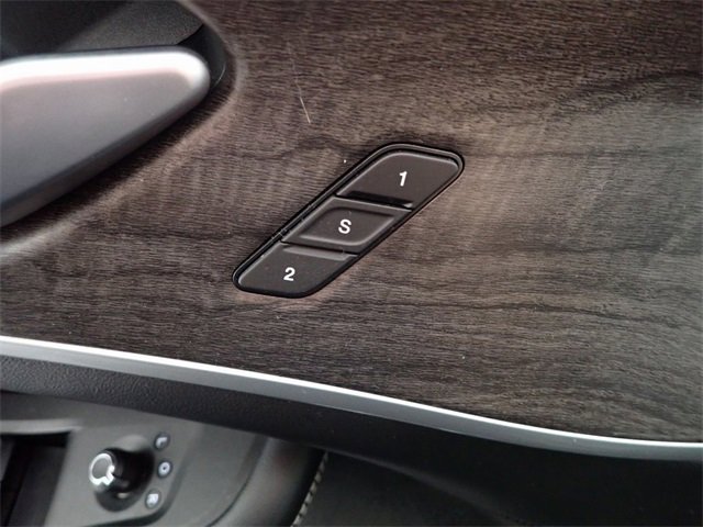 Used 2023 Jeep Grand Cherokee L Limited image 2