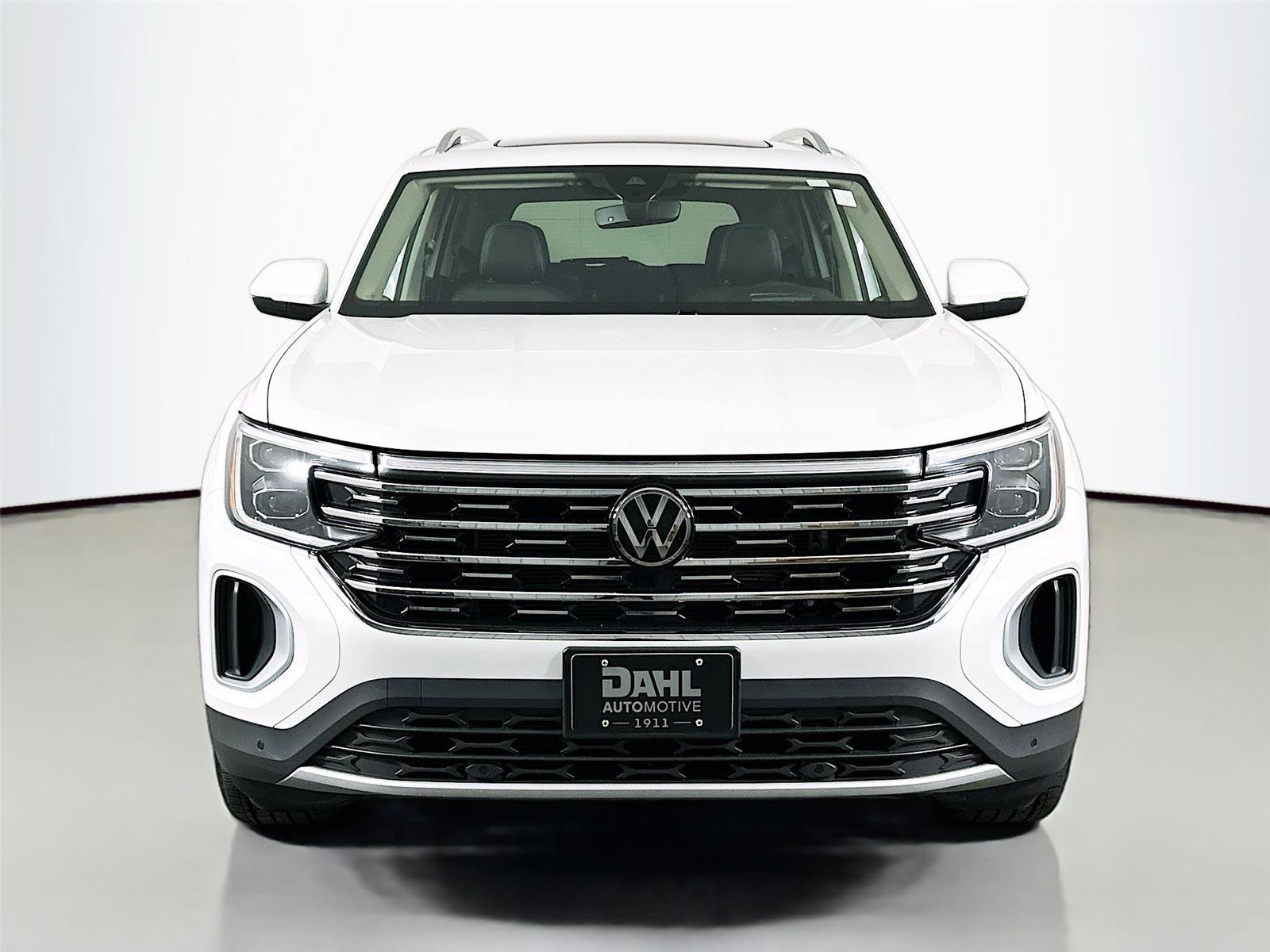 Used 2024 Volkswagen Atlas SEL AWD/4WD image 3