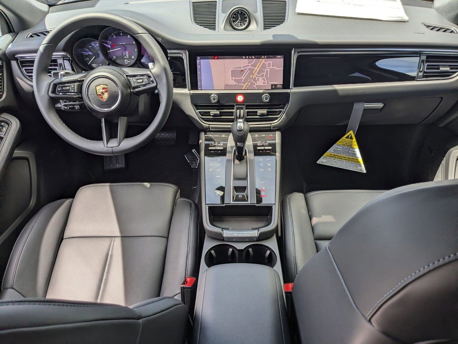 Certified 2025 Porsche Macan image 23