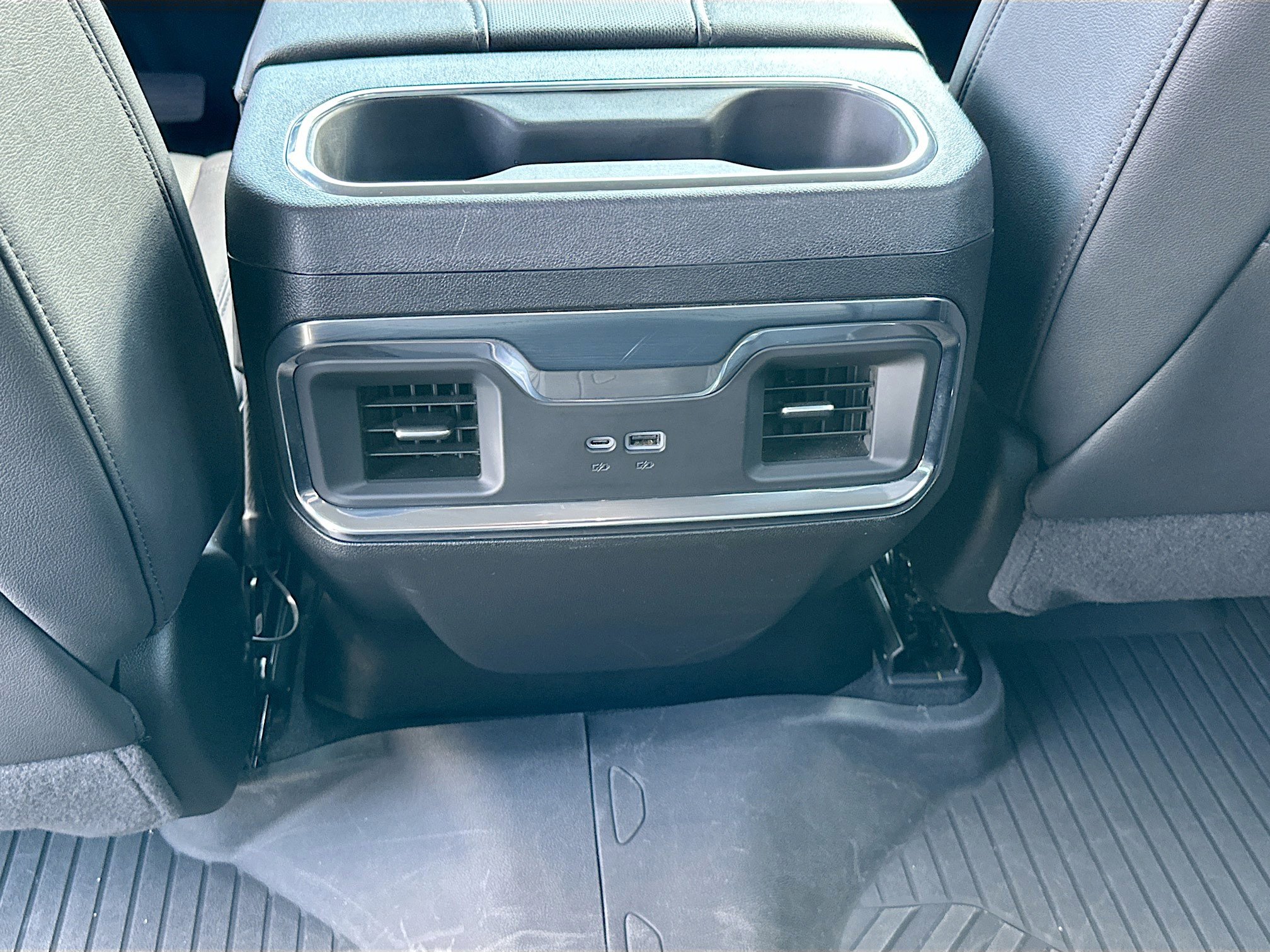 Used 2025 Chevrolet Silverado 1500 LTZ image 25