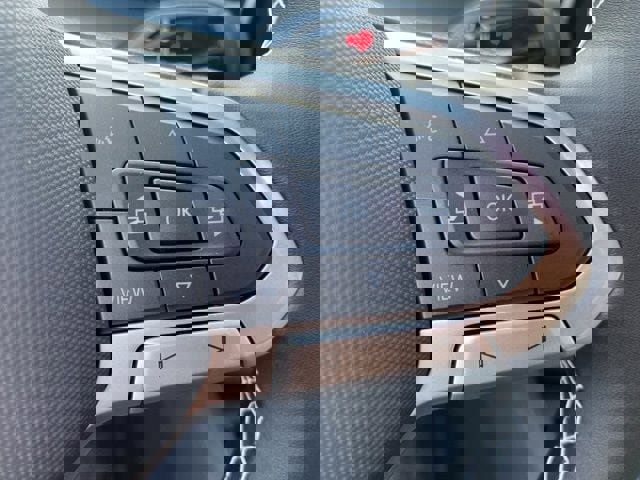 New 2025 Volkswagen Tiguan SE image 30