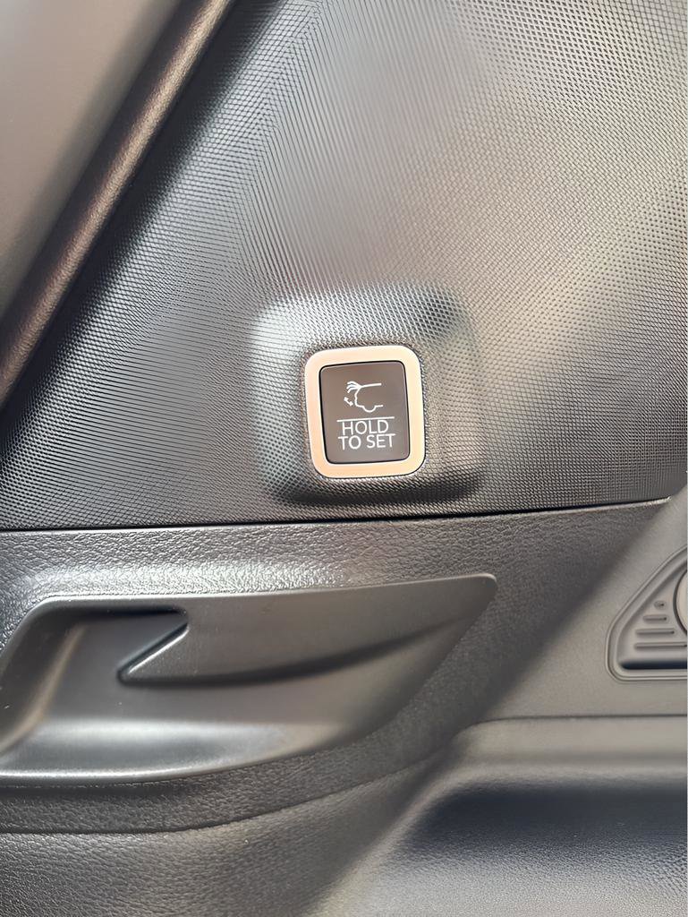 New 2024 Jeep Grand Cherokee Limited 4xe w/ Luxury Tech Group II image 9