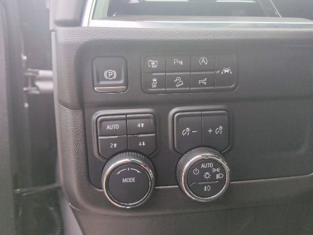 Certified 2025 Chevrolet Suburban Z71 AWD/4WD image 24