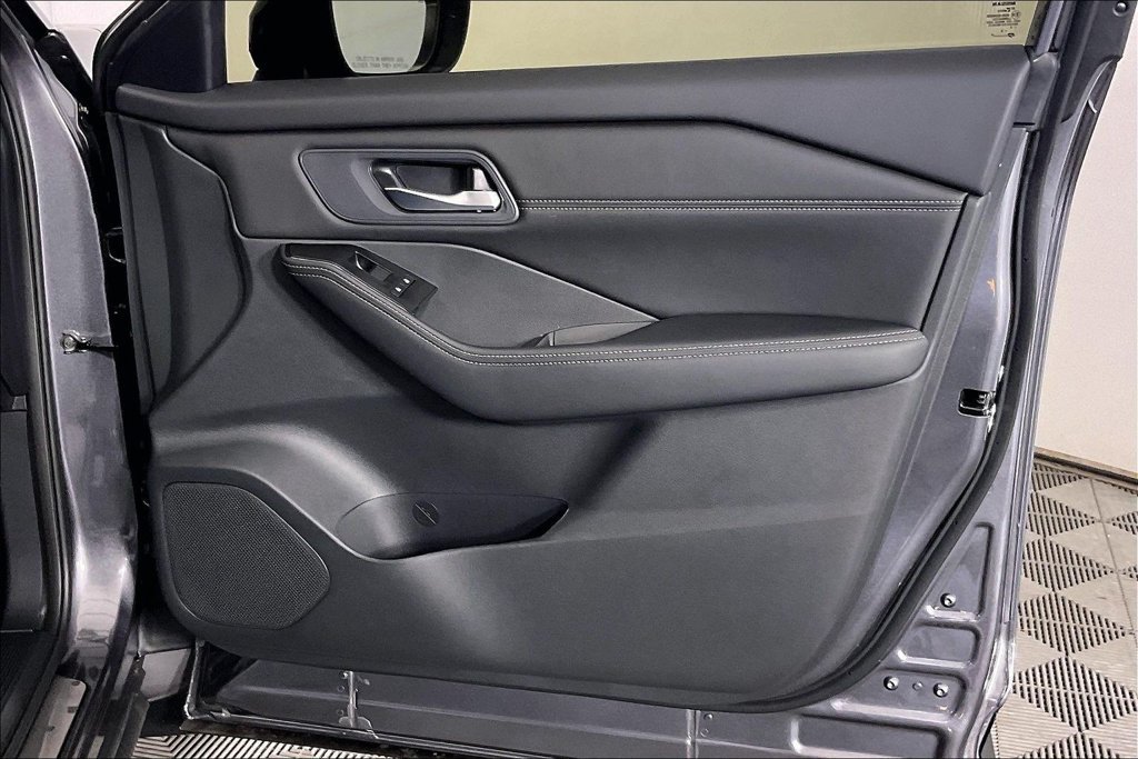 New 2026 Nissan Rogue Dark Armor FWD image 17