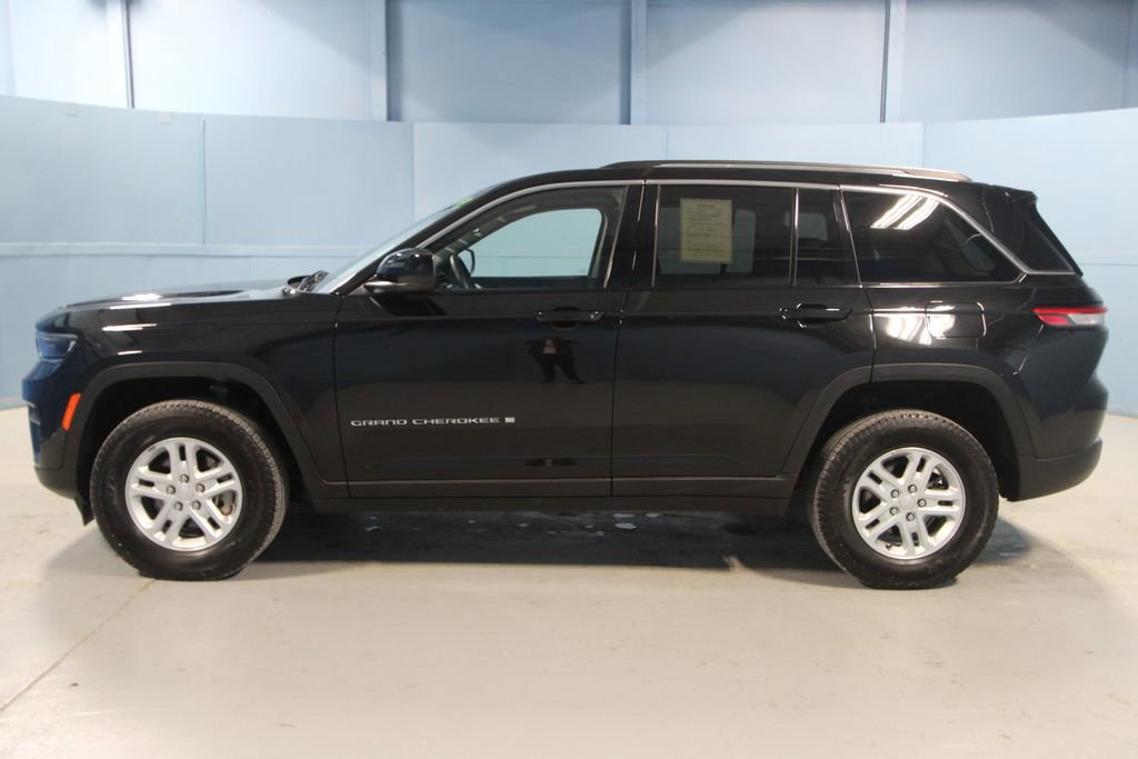 Used 2022 Jeep Grand Cherokee Laredo w/ Luxury Tech Group I image 31